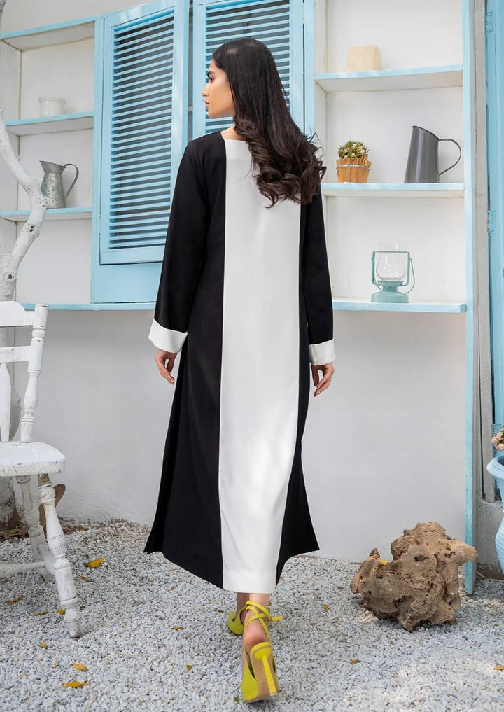 SIMPLISTIC BLACK & WHITE RAYON DRESS