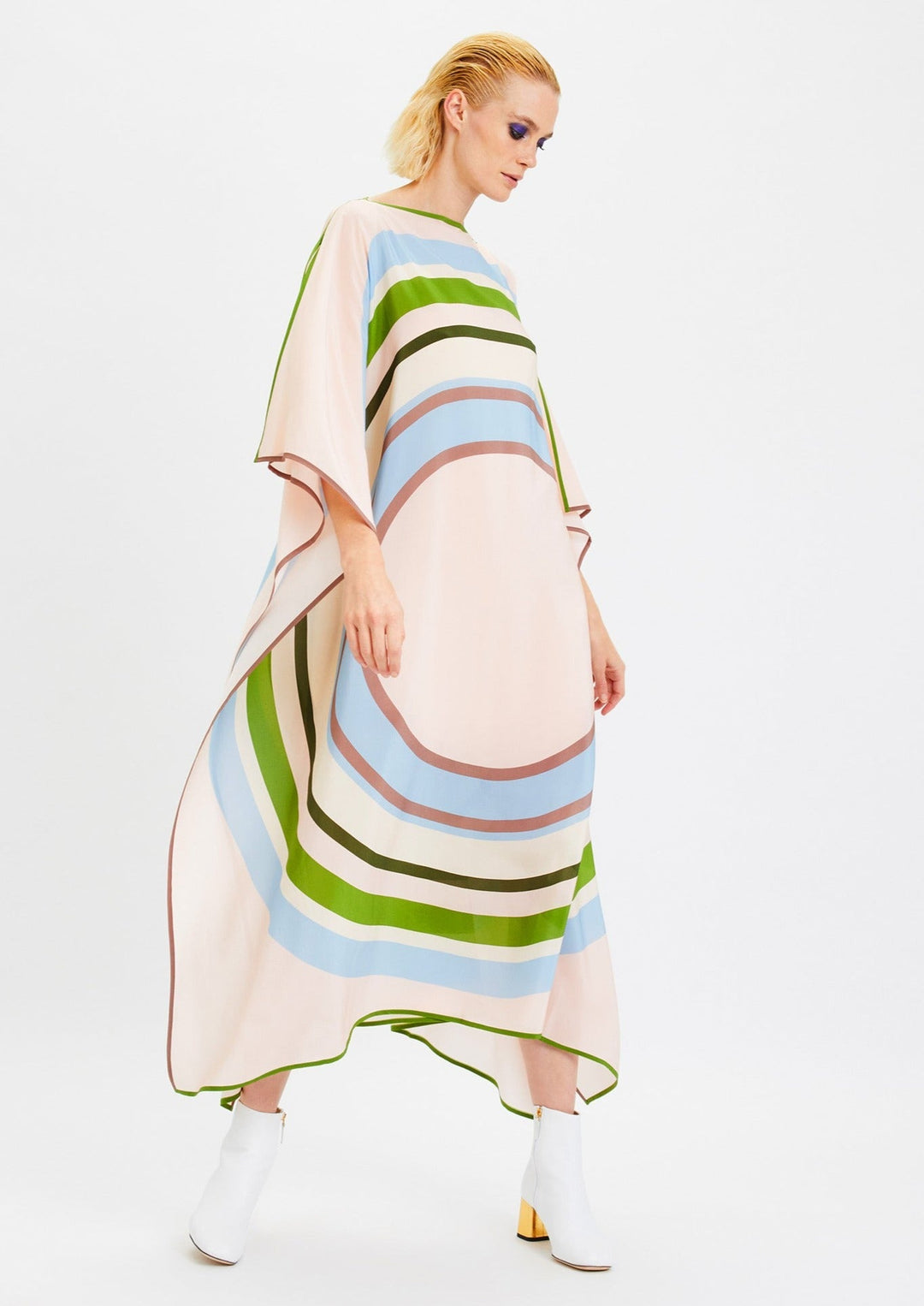RADIANT REVERIE: WOMENS WEAR KAFTAN
