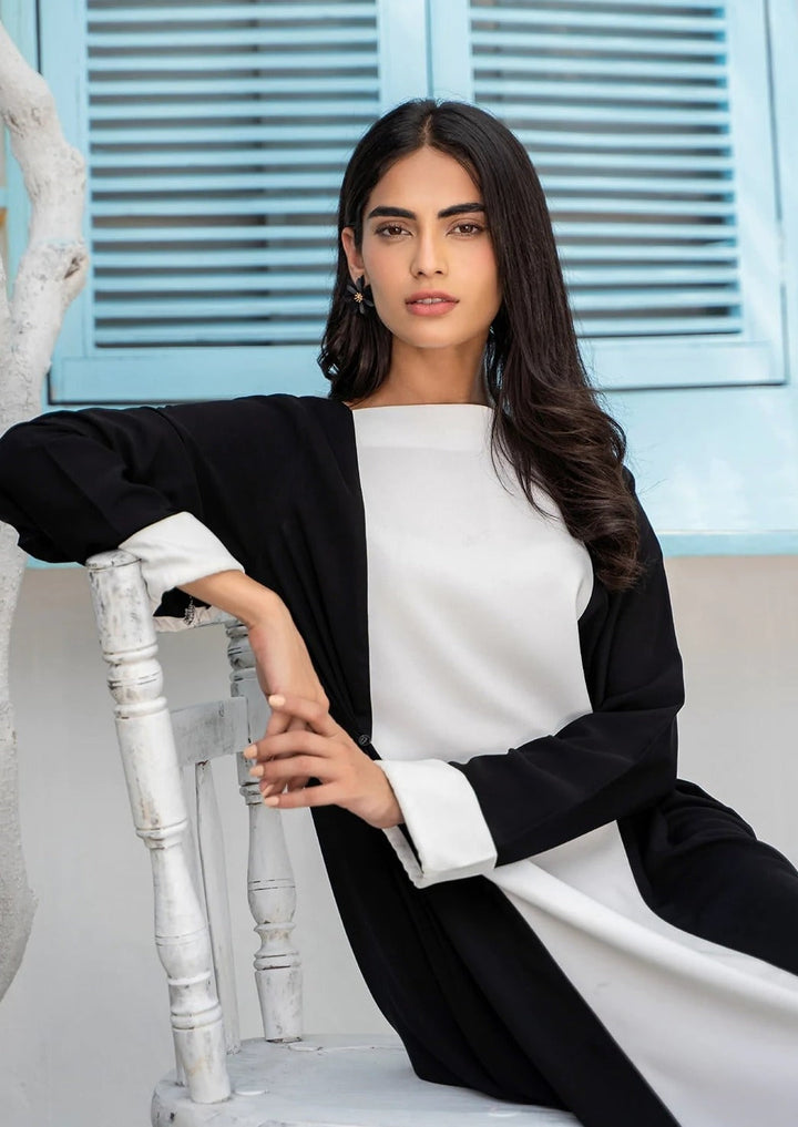 SIMPLISTIC BLACK & WHITE RAYON DRESS