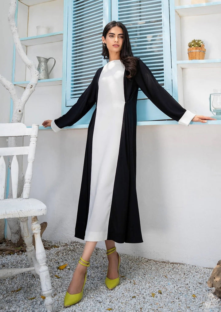 SIMPLISTIC BLACK & WHITE RAYON DRESS