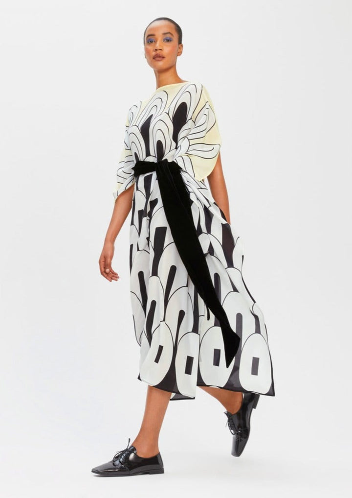 SILKEN SYMPHONY: WOMENS SILK KAFTAN