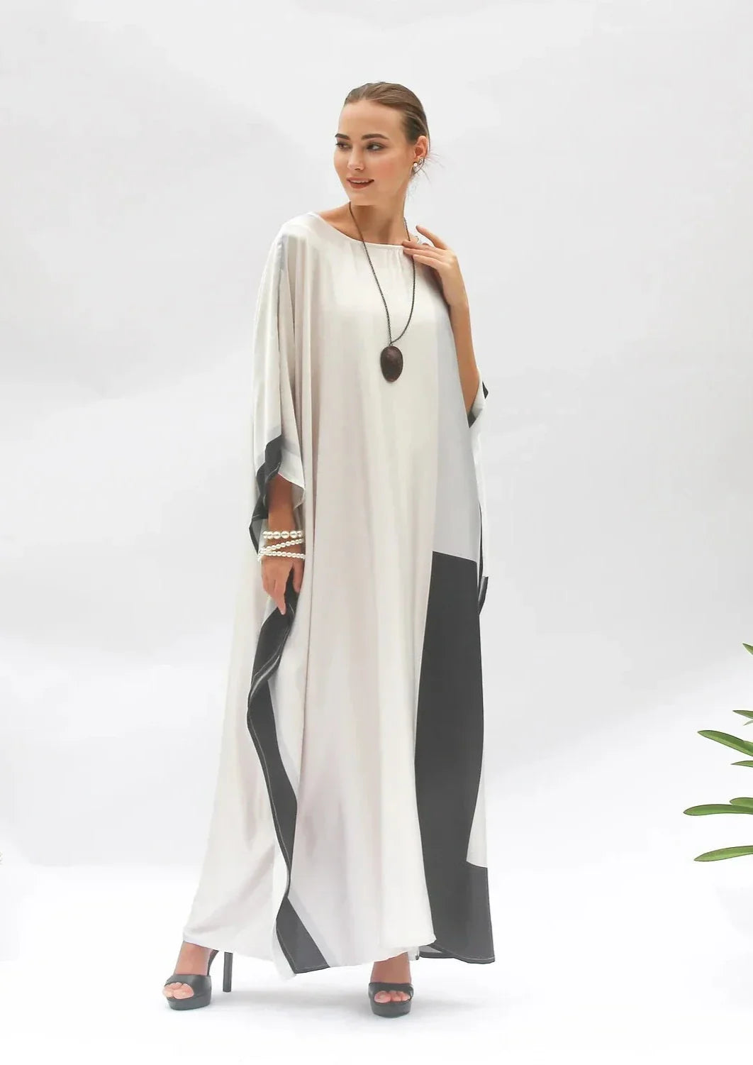 SATIN CANVAS NOIR CHIC KAFTAN