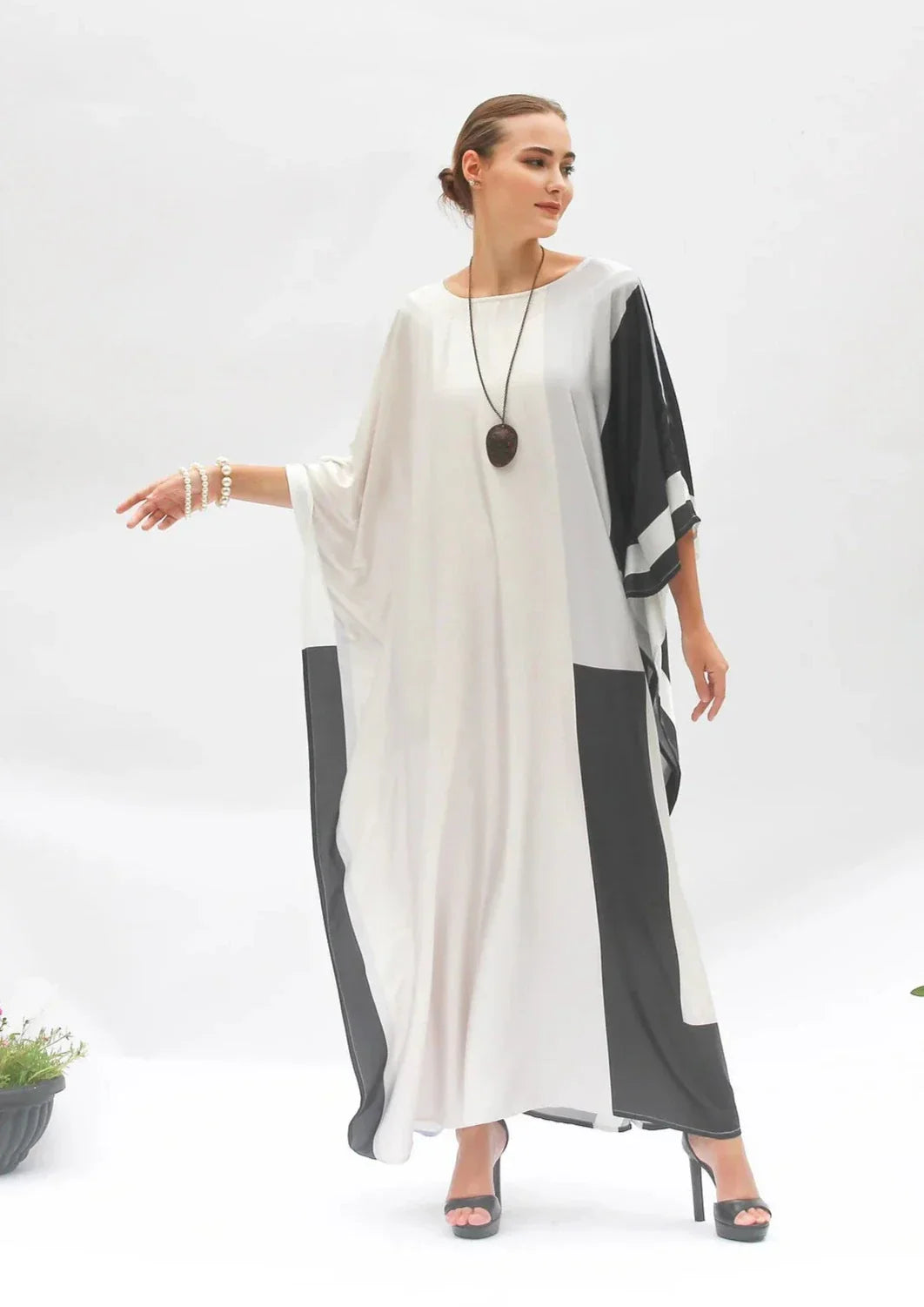 SATIN CANVAS NOIR CHIC KAFTAN
